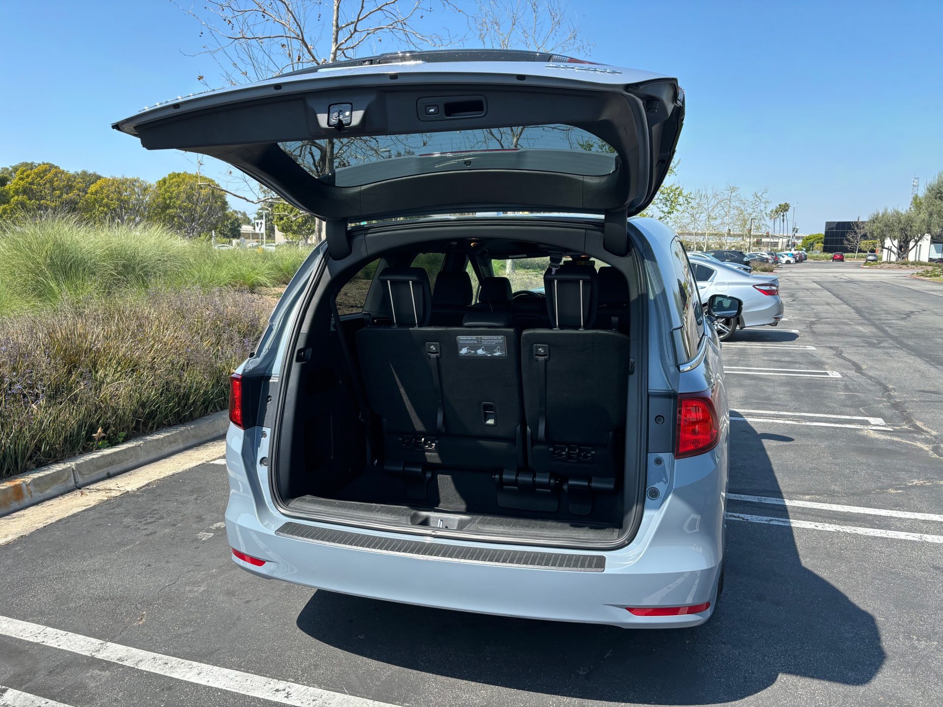 Trunk space in Honda Odyssey<br />
